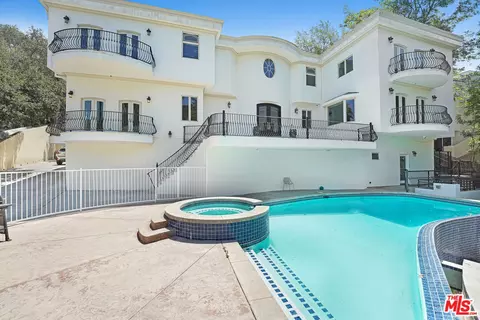 4156 Sunswept Dr, Studio City, CA 91604