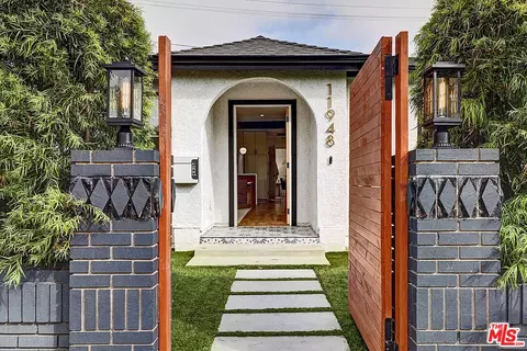 11948 Culver Dr, Culver City, CA 90230