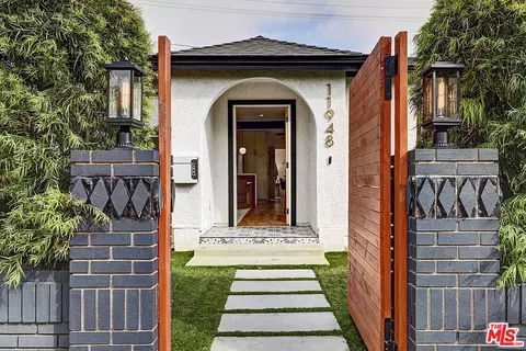 11948 Culver Dr, Culver City, CA 90230