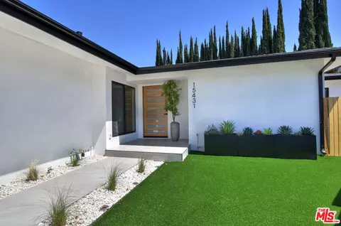 15431 Milbank St, Encino, CA 91436