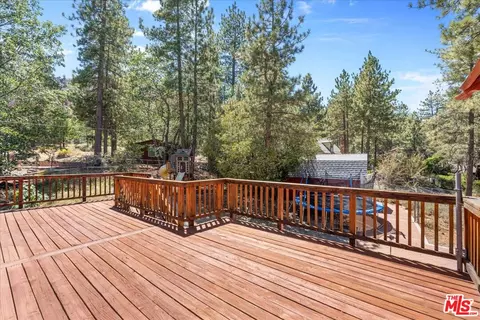 Exterior - 490 Lark Rd, Wrightwood, CA 92397 photo 5 of 10