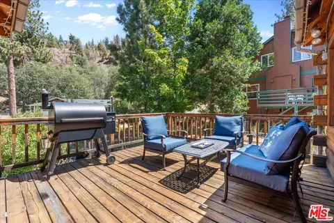 Exterior - 490 Lark Rd, Wrightwood, CA 92397 photo 3 of 10