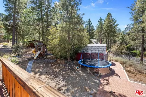 Exterior - 490 Lark Rd, Wrightwood, CA 92397 photo 7 of 10