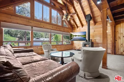 Living - 490 Lark Rd, Wrightwood, CA 92397 photo 2 of 3