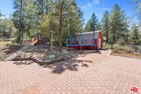 Exterior - 490 Lark Rd, Wrightwood, CA 92397 photo 8 of 10