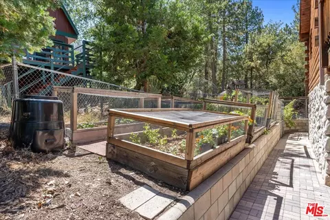 Exterior - 490 Lark Rd, Wrightwood, CA 92397 photo 10 of 10
