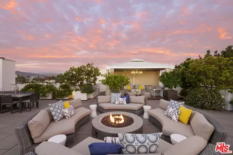 450 N Palm Dr #507, Beverly Hills, CA 90210