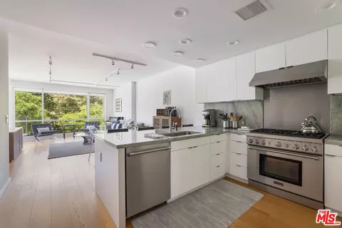 1705 Ocean Ave #209, Santa Monica, CA 90401