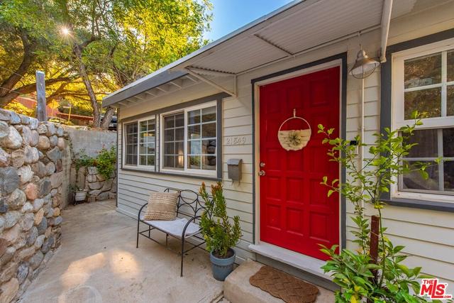 21849 Canon Dr, Topanga, CA 90290