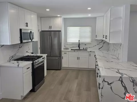 Kitchen - 3335 Felix Ave, Simi Valley, CA 93063 photo 4 of 5