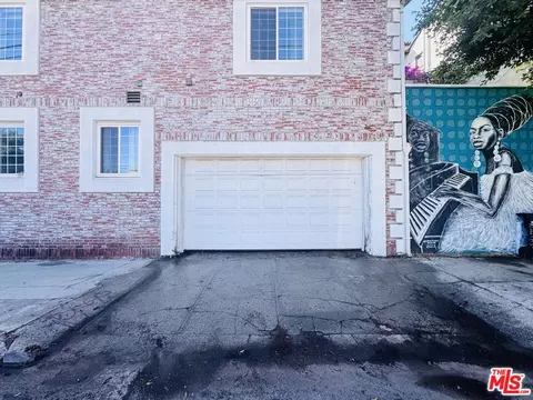 2225 N Cahuenga Blvd, Los Angeles, CA 90068