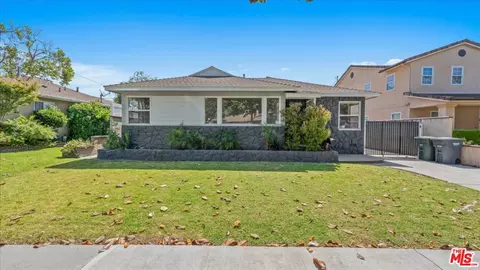 4648 Adenmoor Ave, Lakewood, CA 90713