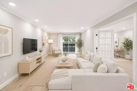 2700 Cahuenga Blvd #4220, Los Angeles, CA 90068