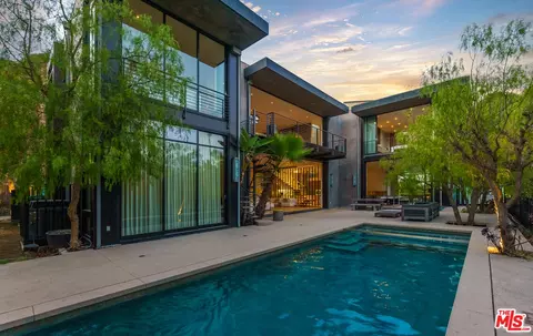 1859 N Doheny Dr, West Hollywood, CA 90069
