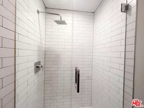 Bath - 7300 Corbin Ave #M, Reseda, CA 91335 photo 3 of 3