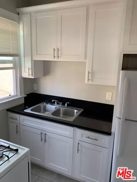 Kitchen - 322 Daisy Ave, Long Beach, CA 90802 photo 2 of 3