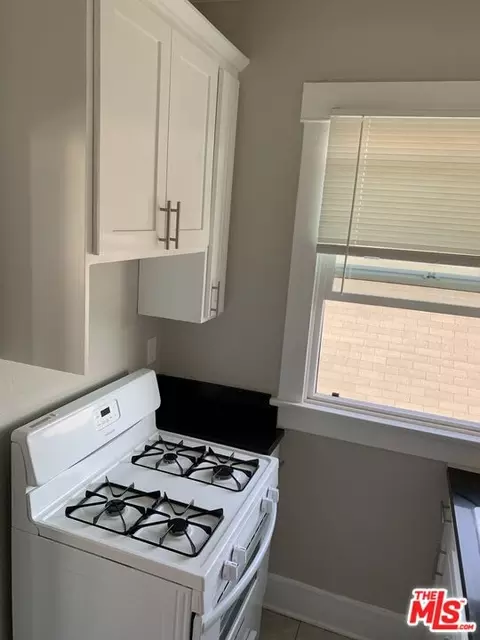 Kitchen - 322 Daisy Ave, Long Beach, CA 90802 photo 3 of 3