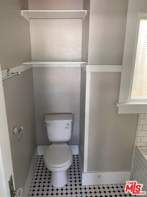 Bath - 322 Daisy Ave, Long Beach, CA 90802 photo 1 of 2