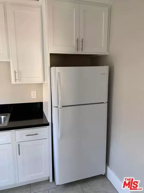 Kitchen - 322 Daisy Ave, Long Beach, CA 90802 photo 1 of 3