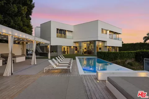 9362 Nightingale Dr, Los Angeles, CA 90069