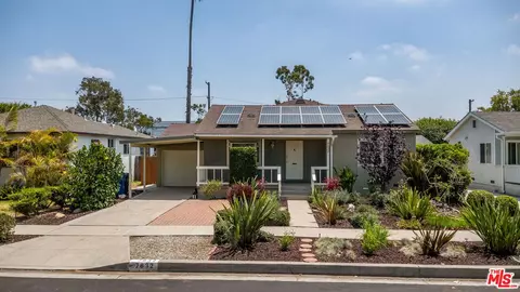 7832 Midfield Ave, Los Angeles, CA 90045