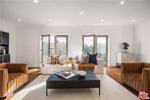 918 S Wooster St #2, Los Angeles, CA 90035