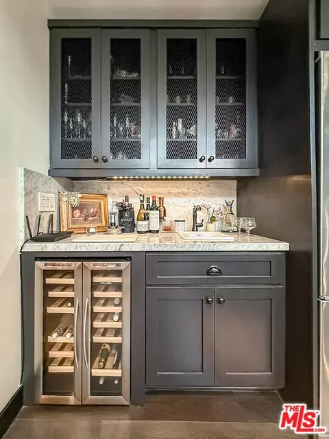 Kitchen - 5236 Lennox Ave, Sherman Oaks, CA 91401 photo 5 of 8