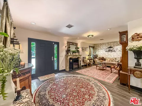 Entry Way - 5236 Lennox Ave, Sherman Oaks, CA 91401 photo 1 of 4