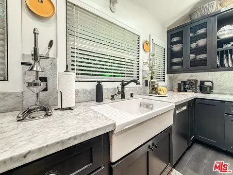 Kitchen - 5236 Lennox Ave, Sherman Oaks, CA 91401 photo 7 of 8