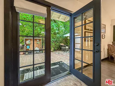 Entry Way - 5236 Lennox Ave, Sherman Oaks, CA 91401 photo 4 of 4