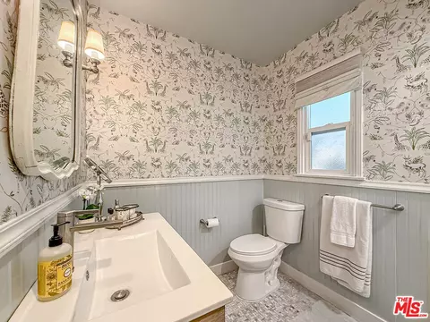 Bath - 5236 Lennox Ave, Sherman Oaks, CA 91401 photo 7 of 10
