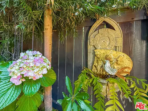 Exterior - 5236 Lennox Ave, Sherman Oaks, CA 91401 photo 12 of 14