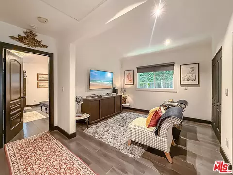 Entry Way - 5236 Lennox Ave, Sherman Oaks, CA 91401 photo 2 of 4