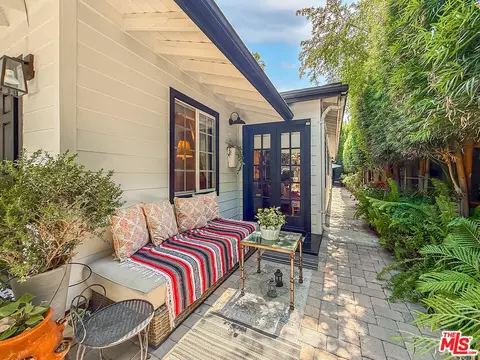Exterior - 5236 Lennox Ave, Sherman Oaks, CA 91401 photo 4 of 14