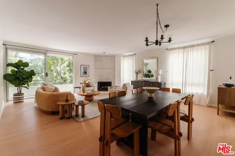 1161 Amherst Ave #204, Los Angeles, CA 90049