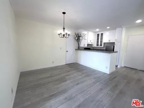 11645 Montana Ave #323, Los Angeles, CA 90049