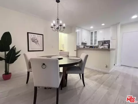 11645 Montana Ave #323, Los Angeles, CA 90049