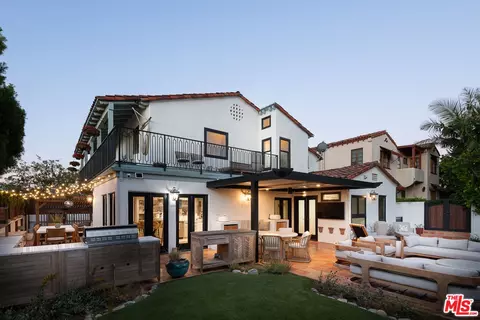 2341 Ronda Vista Dr, Los Angeles, CA 90027