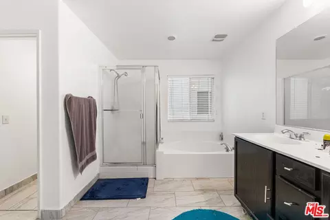 Bath - 43525 Rucker St, Lancaster, CA 93535 photo 3 of 4