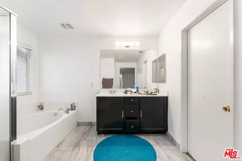 Bath - 43525 Rucker St, Lancaster, CA 93535 photo 2 of 4