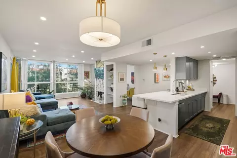 17711 Margate St #211, Encino, CA 91316