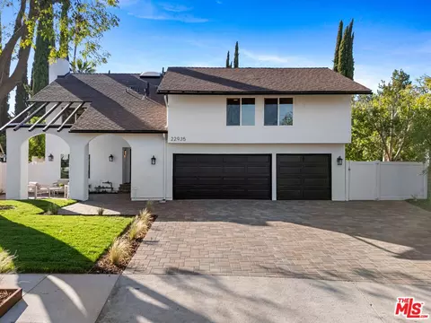 22935 Sylvan St, Woodland Hills, CA 91367