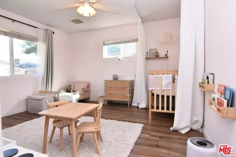 Bedroom - 4513 Pine Ln, Mountain Mesa, CA 93240 photo 3 of 5