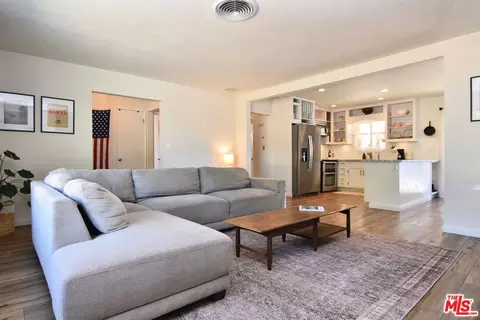 Living - 4513 Pine Ln, Mountain Mesa, CA 93240 photo 4 of 4