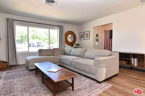 Living - 4513 Pine Ln, Mountain Mesa, CA 93240 photo 3 of 4