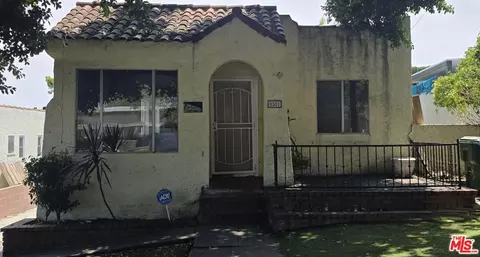 1561 W 7th St, San Pedro, CA 90732