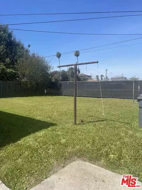1131 W Spruce St, Compton, CA 90220 photo 3