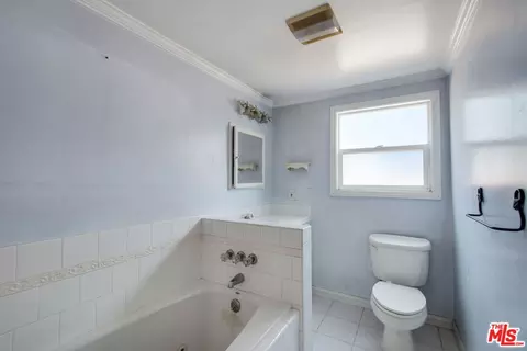 Bath - 19506 Belshaw Ave, Carson, CA 90746 photo 1 of 3
