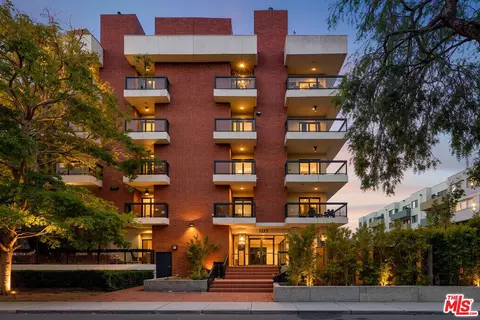 1133 5th St #204, Santa Monica, CA 90403