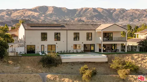 22328 S Summit Ridge Cir, Chatsworth, CA 91311